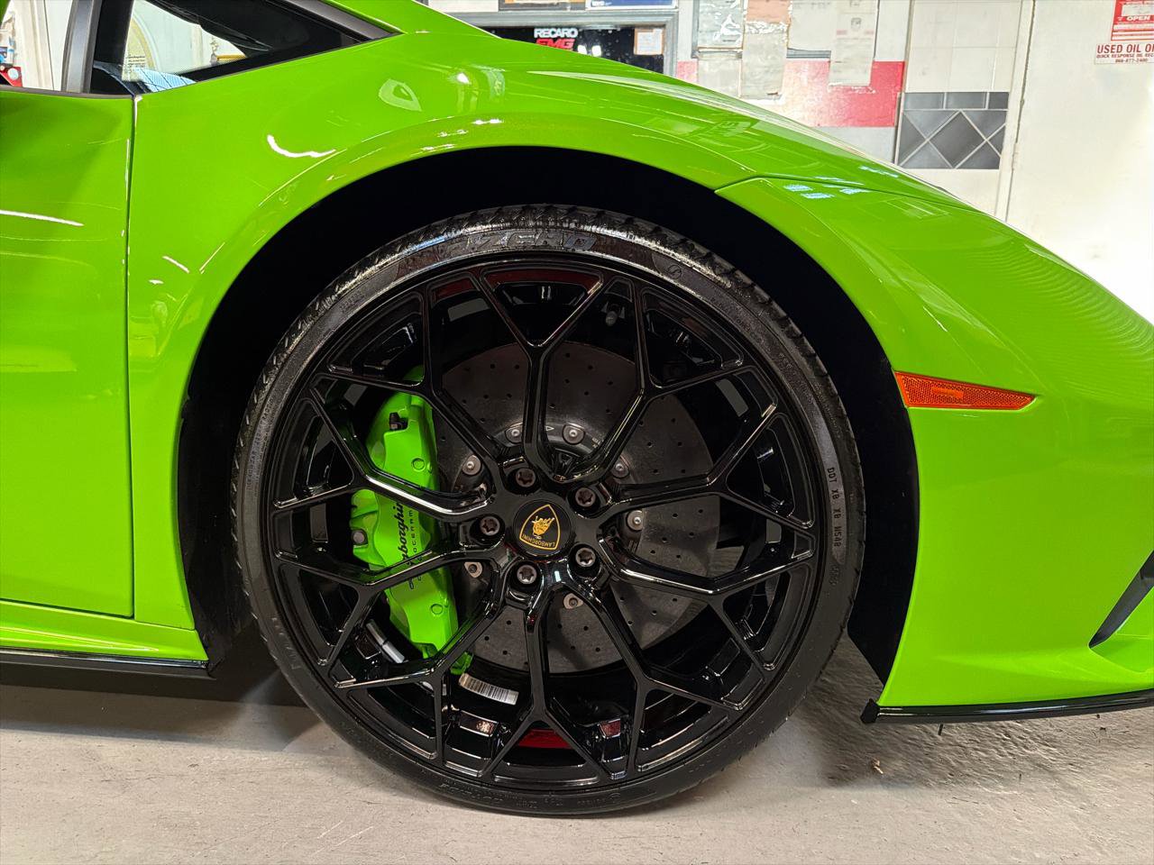 Used 2024 Lamborghini Huracan EVO AWD/4WD image 12