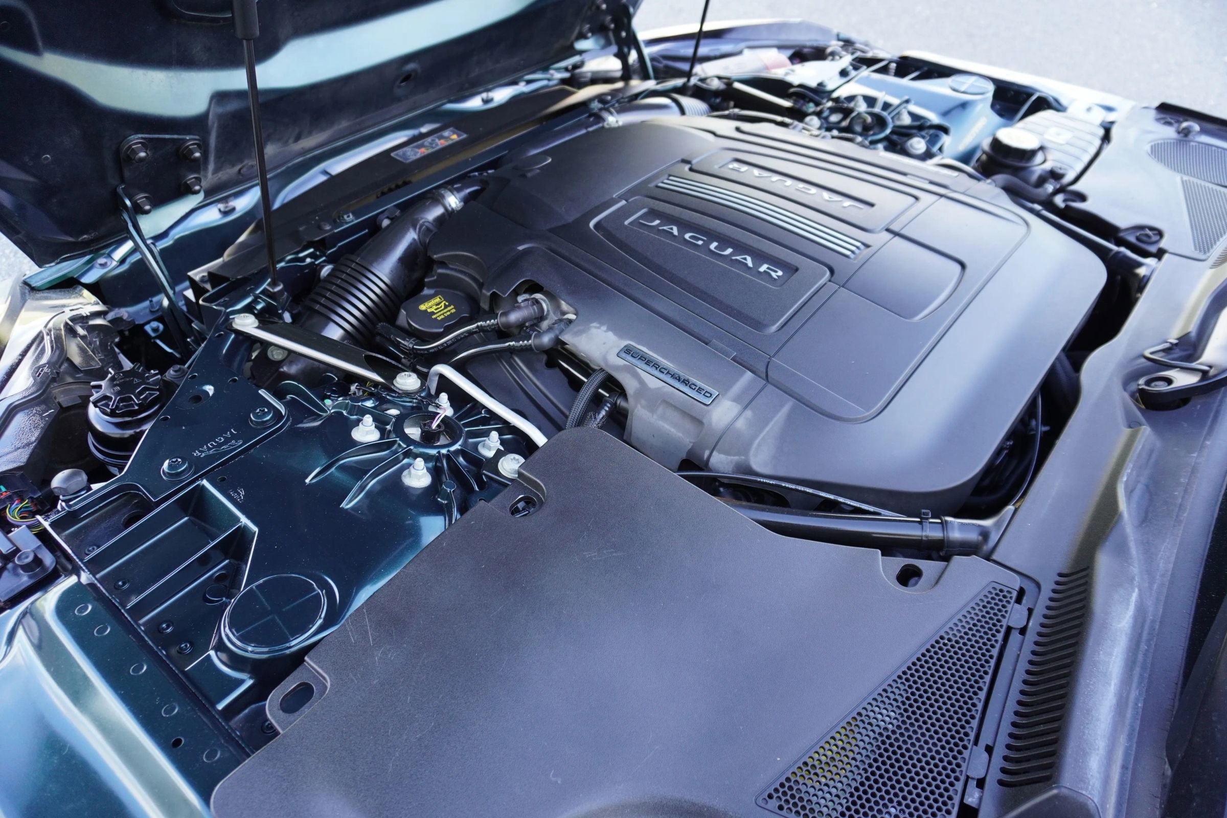 Used 2015 Jaguar F-TYPE S RWD image 34