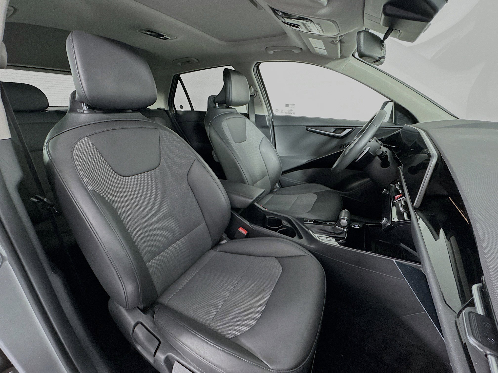 Used 2023 Kia Niro EX Touring image 29