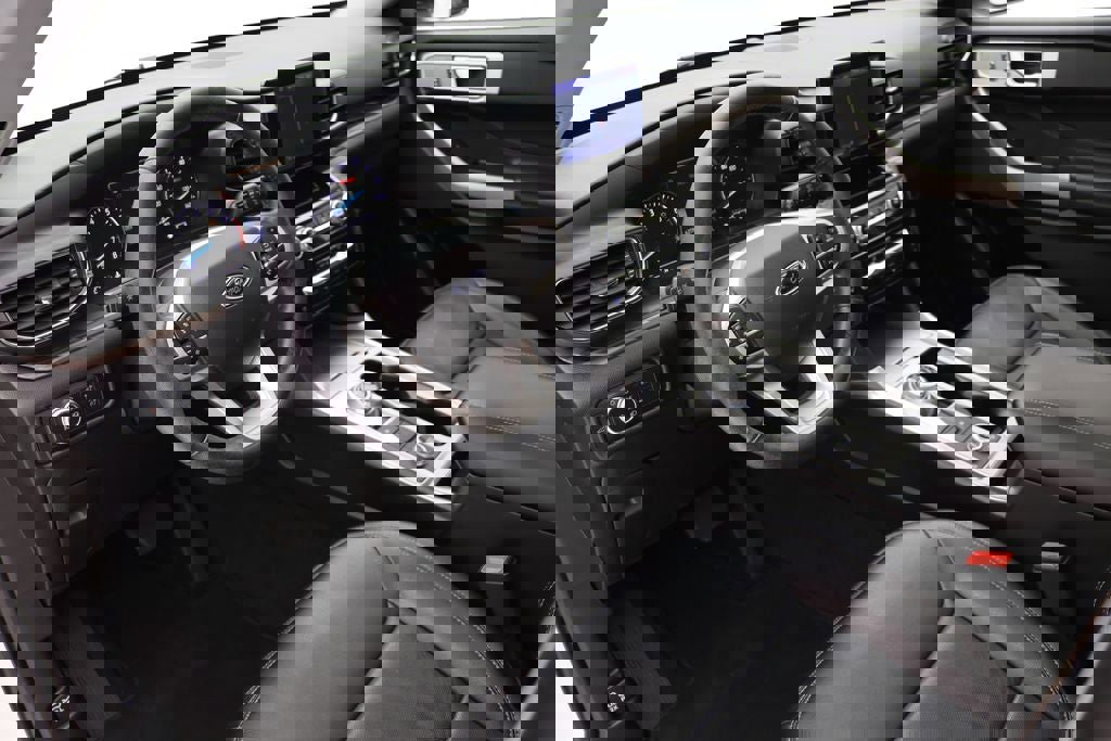 Used 2022 Ford Explorer Limited w/ Equipment Group 301A image 16