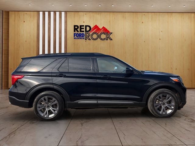 Used 2022 Ford Explorer XLT w/ Equipment Group 202A AWD/4WD image 7