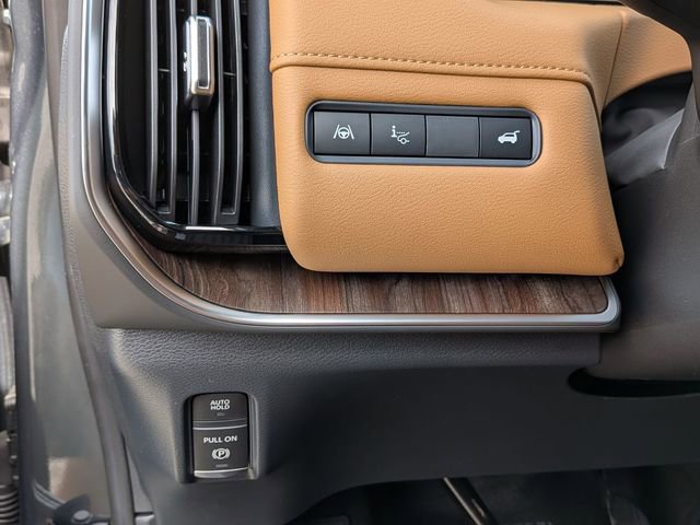 New 2026 Nissan Armada SL w/ Captain's Chari Seat Package image 17