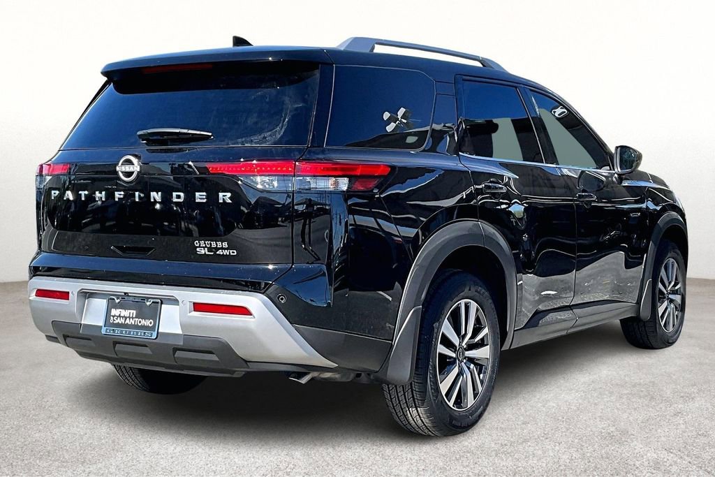 Used 2025 Nissan Pathfinder SL image 2