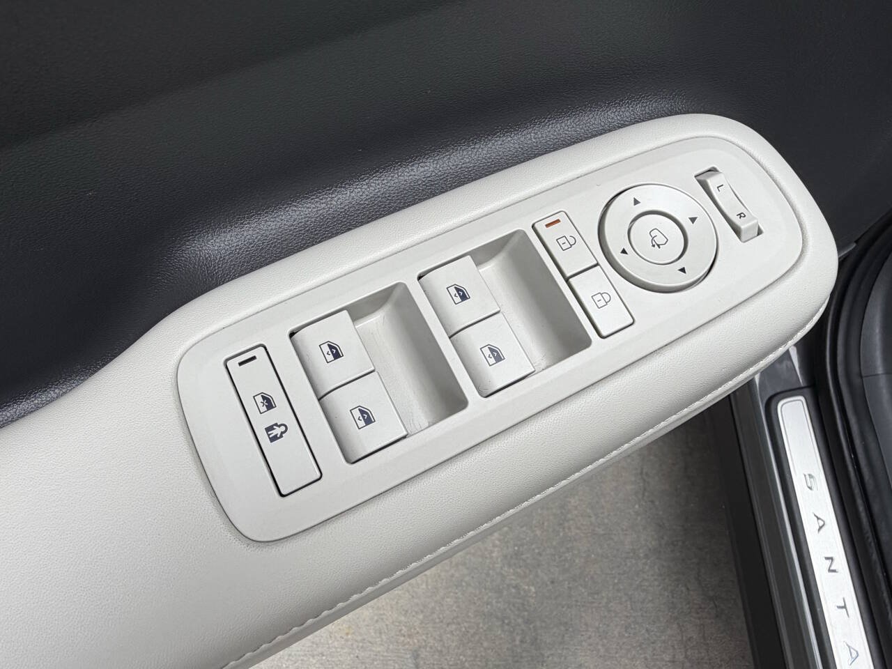 Used 2024 Hyundai Santa Fe Calligraphy AWD/4WD image 32