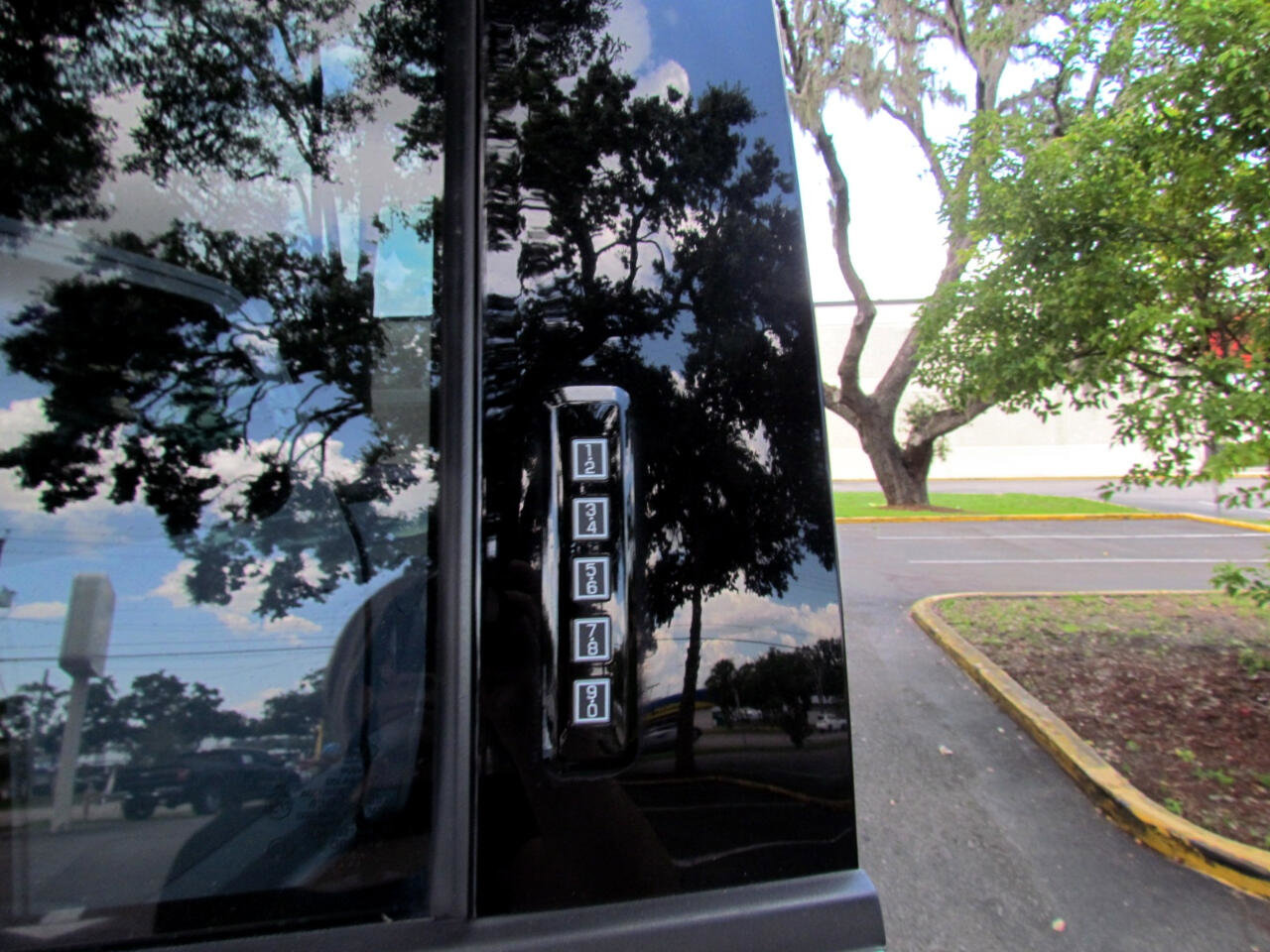 Used 2017 Ford F150 Lariat image 16