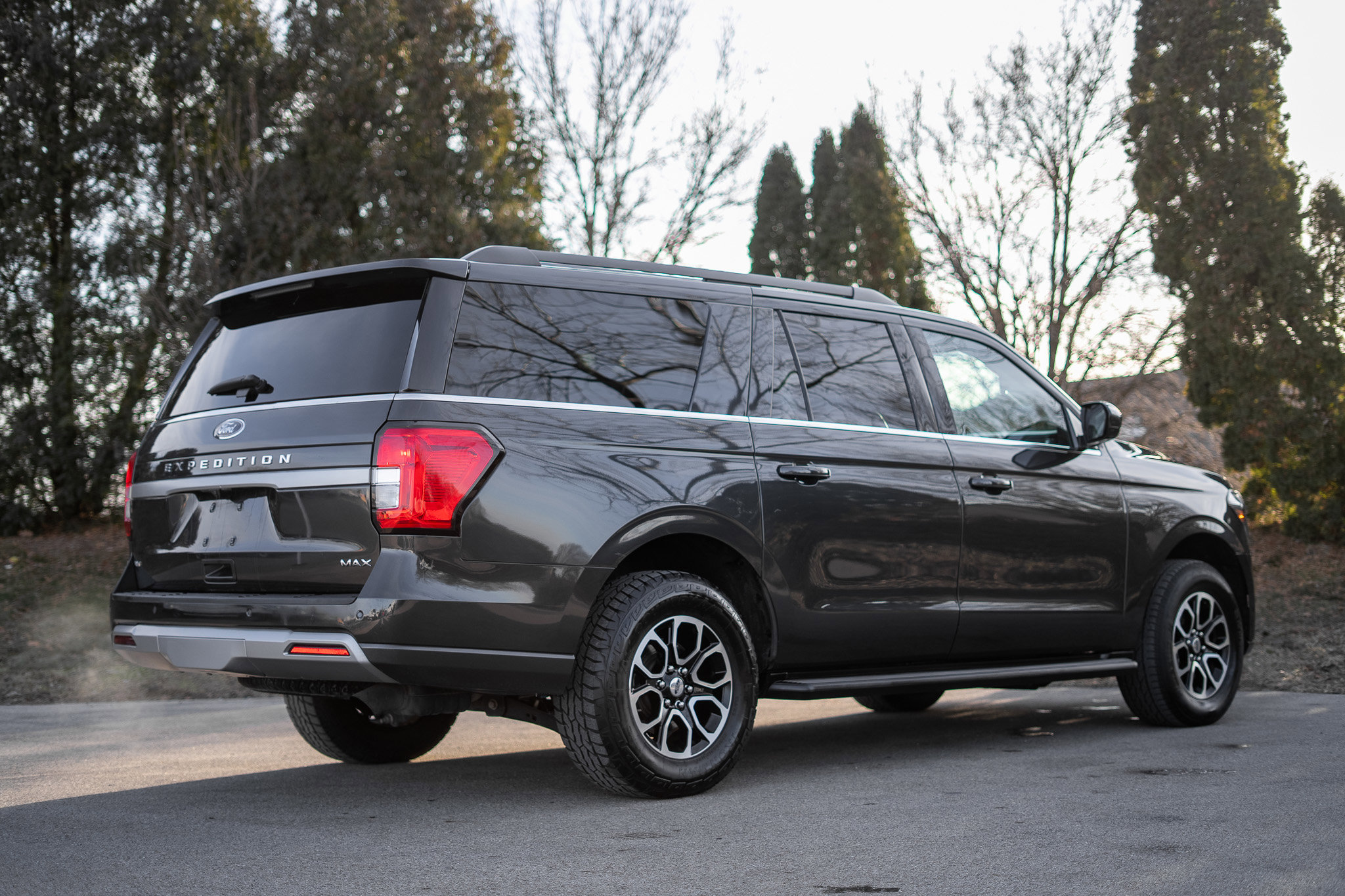 Used 2024 Ford Expedition Max XLT image 5