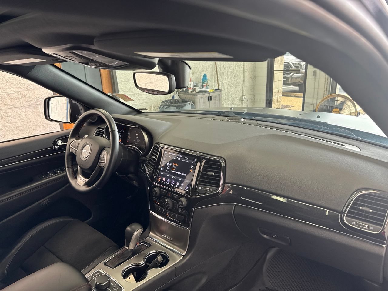 Used 2021 Jeep Grand Cherokee Trailhawk w/ Premium Lighting Group AWD/4WD image 46