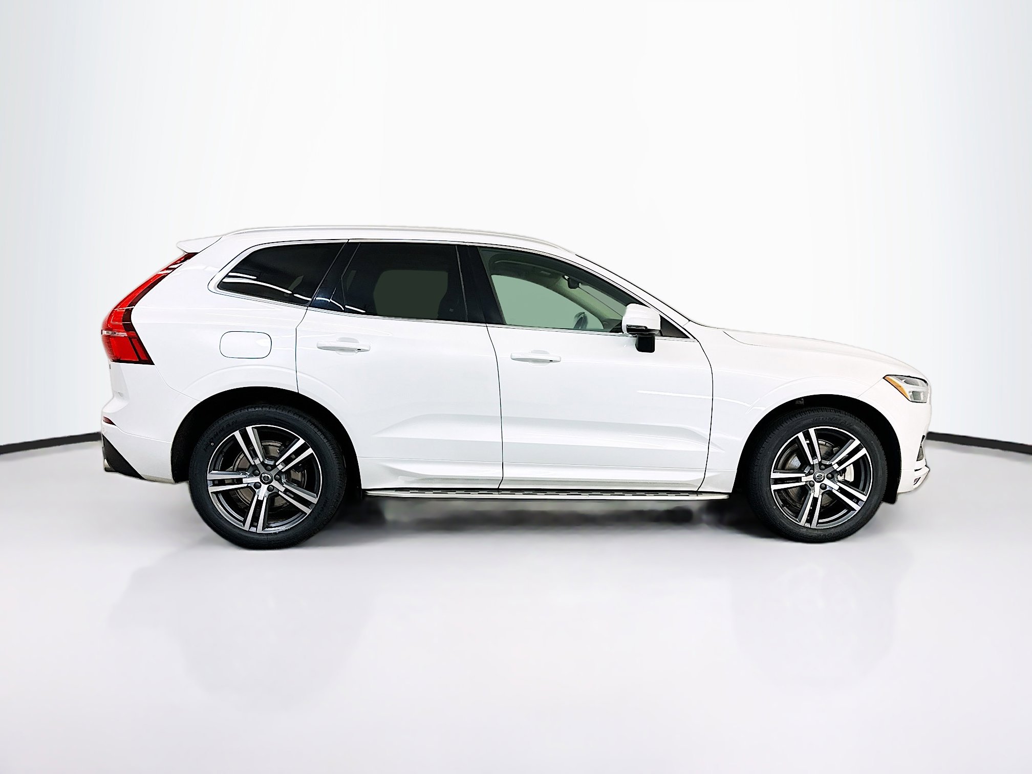 Used 2021 Volvo XC60 T6 Momentum w/ Protection Package Premier AWD/4WD image 10