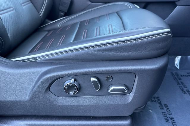 Used 2025 GMC Sierra 1500 AT4X image 23