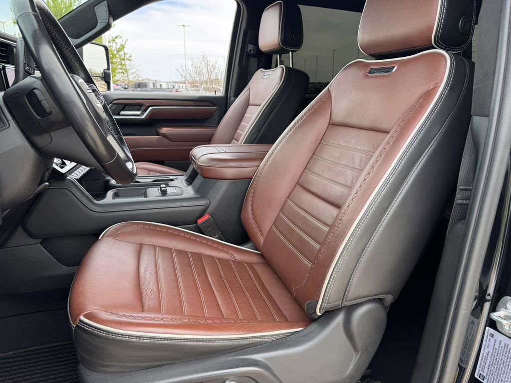 Used 2024 GMC Sierra 3500 Denali Ultimate image 26