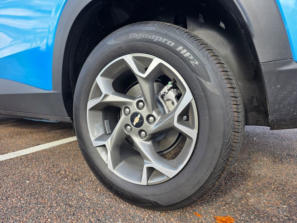 Certified 2025 Chevrolet Trax LT image 31