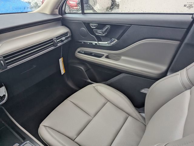 New 2026 Lincoln Corsair Premiere image 14