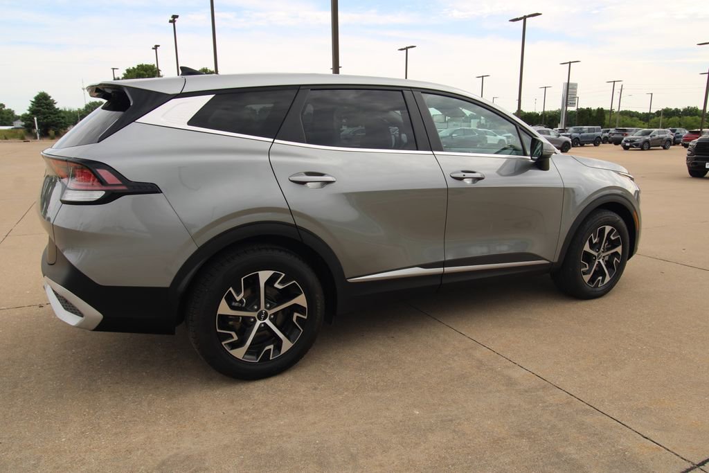 Used 2024 Kia Sportage EX FWD image 5
