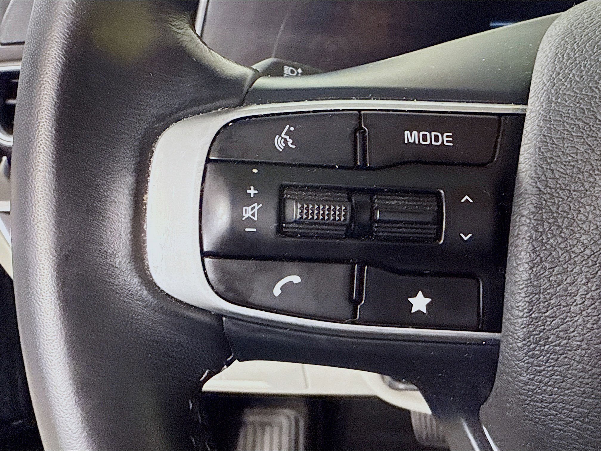 Used 2023 Kia Sportage EX image 14