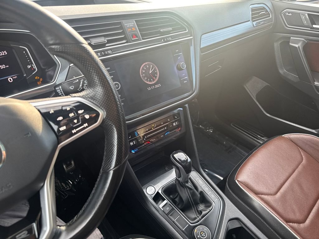 Used 2022 Volkswagen Tiguan SEL R-Line image 23