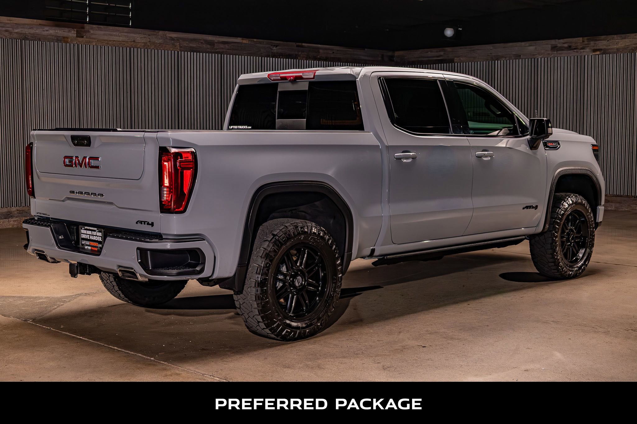 Used 2024 GMC Sierra 1500 AT4 w/ Technology Package image 9