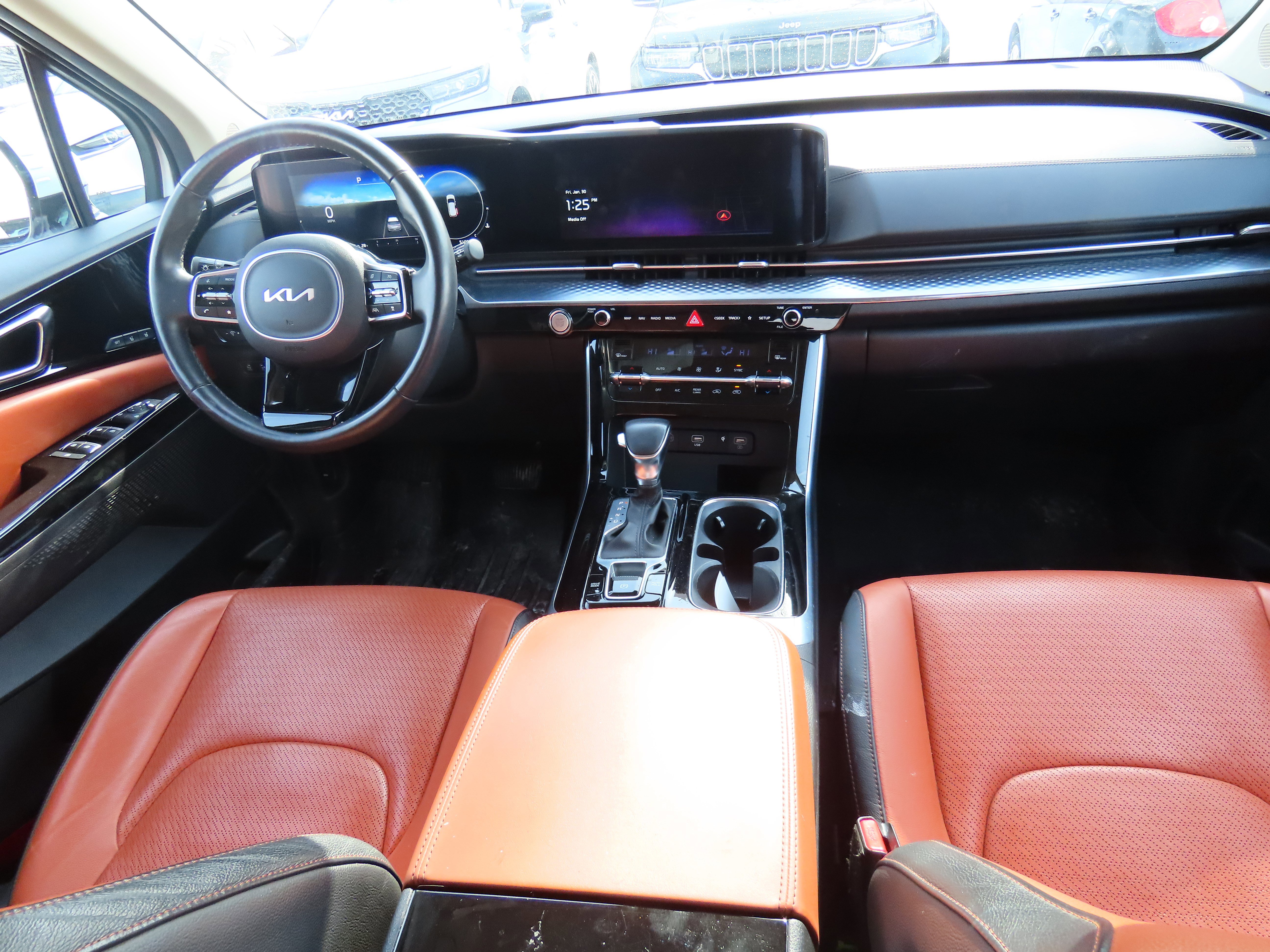 Used 2024 Kia Carnival SX Prestige image 14