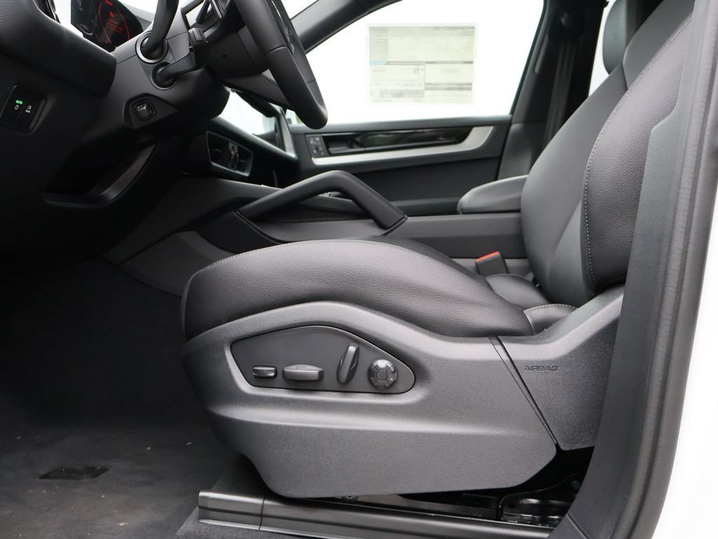 New 2026 Porsche Cayenne AWD/4WD image 36