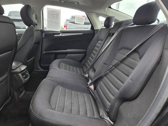 Used 2015 Ford Fusion SE FWD image 27