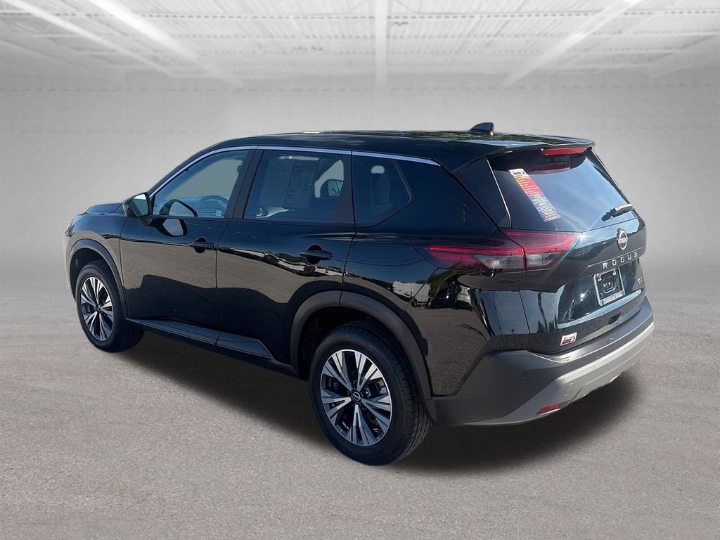 Used 2023 Nissan Rogue SV FWD image 4
