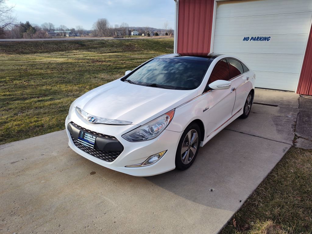 Used 2011 Hyundai Sonata Hybrid w/ Premium Equipment Pkg 2