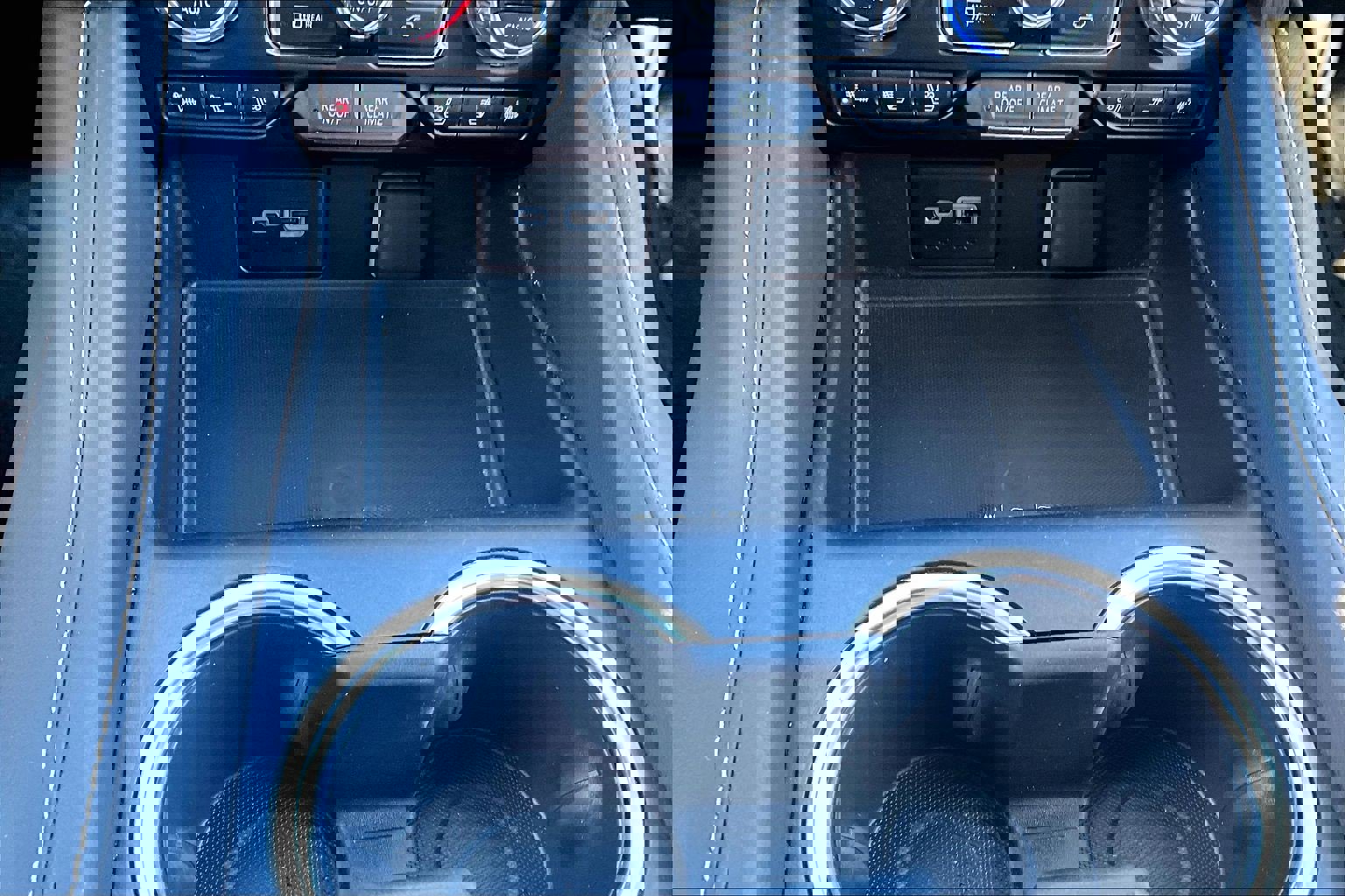 Used 2024 GMC Yukon AT4 w/ AT4 Premium Plus Package image 32