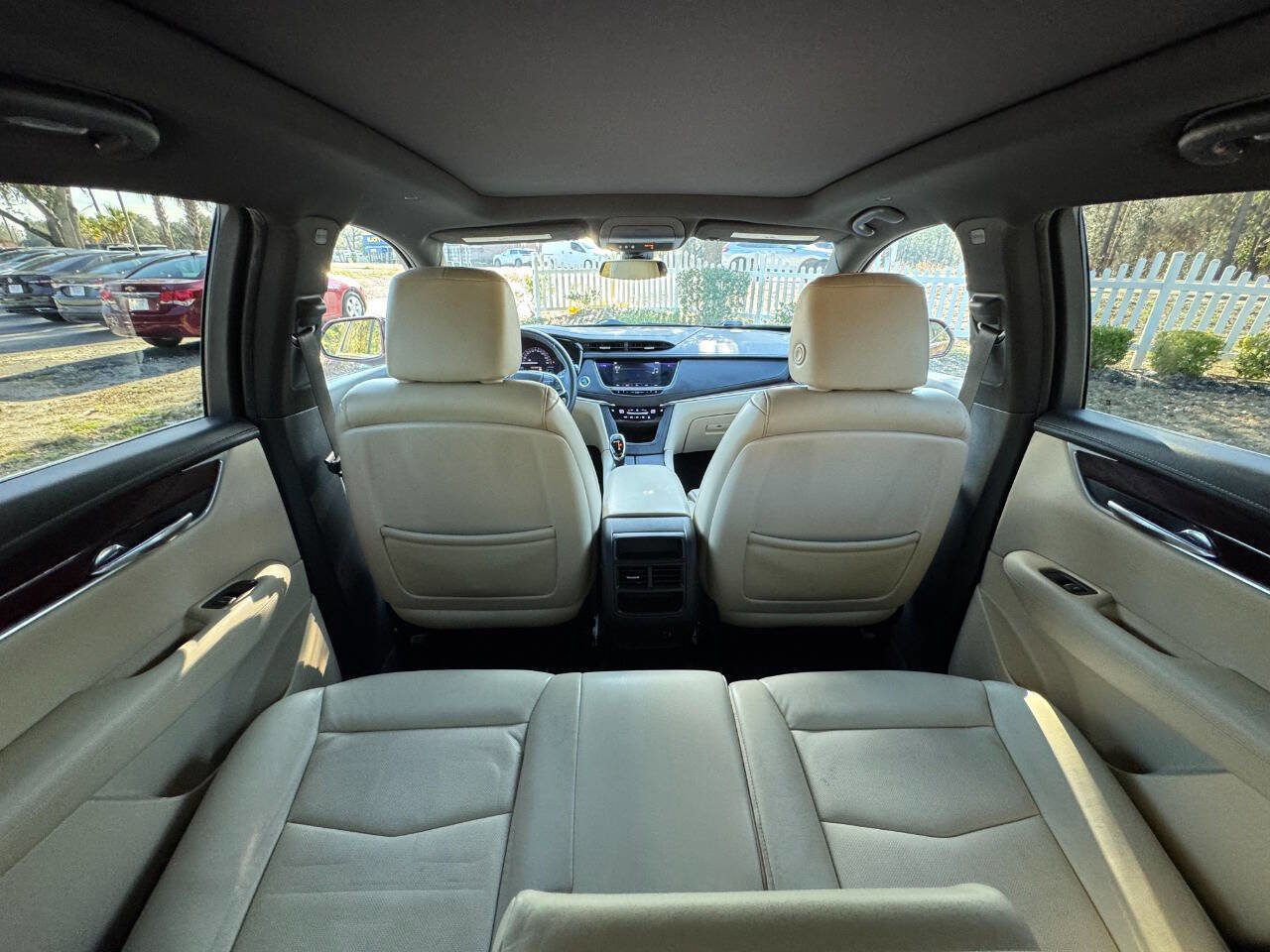 Used 2017 Cadillac XT5 Luxury w/ Driver Awareness Package image 42