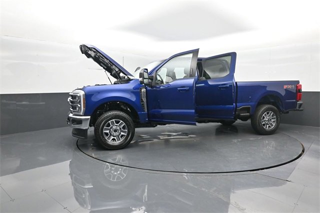 New 2026 Ford F250 Lariat w/ FX4 Off-Road Package image 37