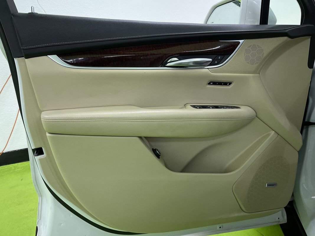 Used 2019 Cadillac XT5 Luxury image 16