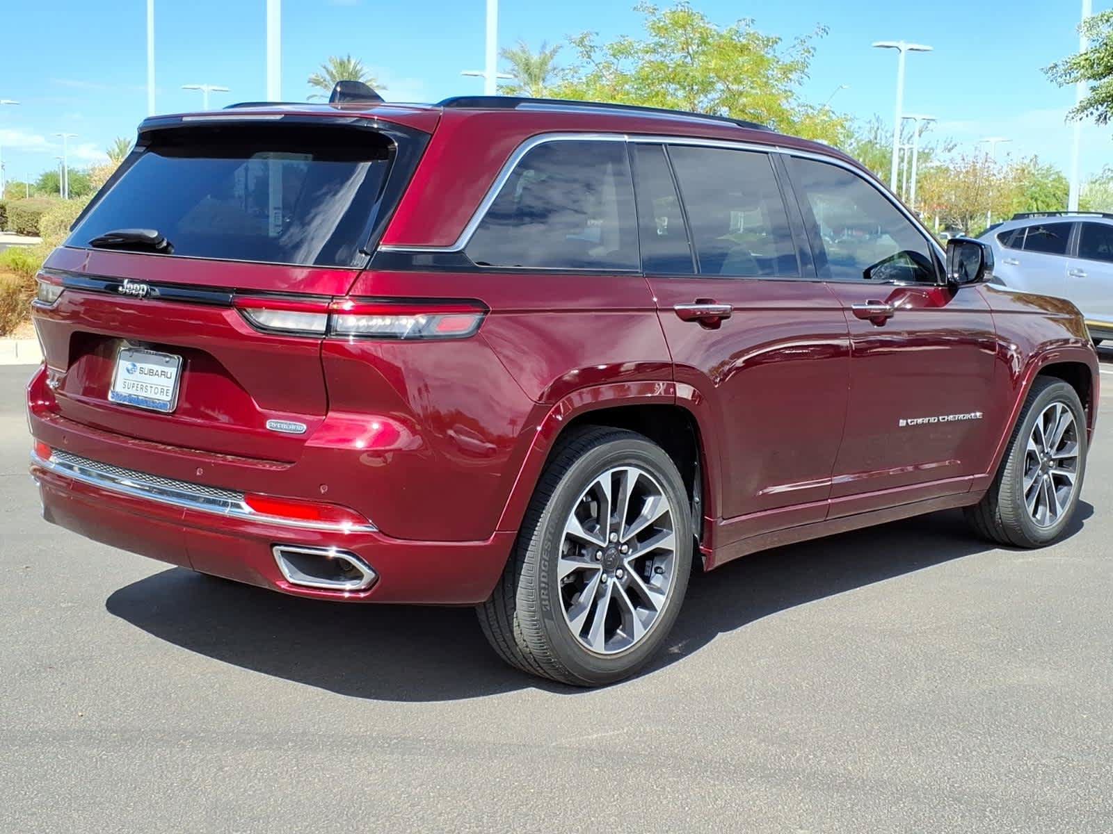 Used 2023 Jeep Grand Cherokee Overland AWD/4WD image 7