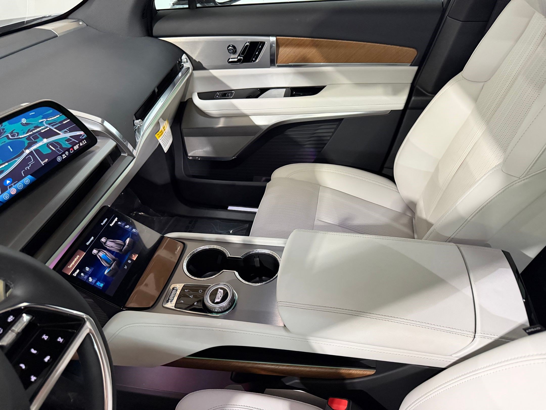 New 2026 Cadillac Vistiq Luxury AWD/4WD image 41