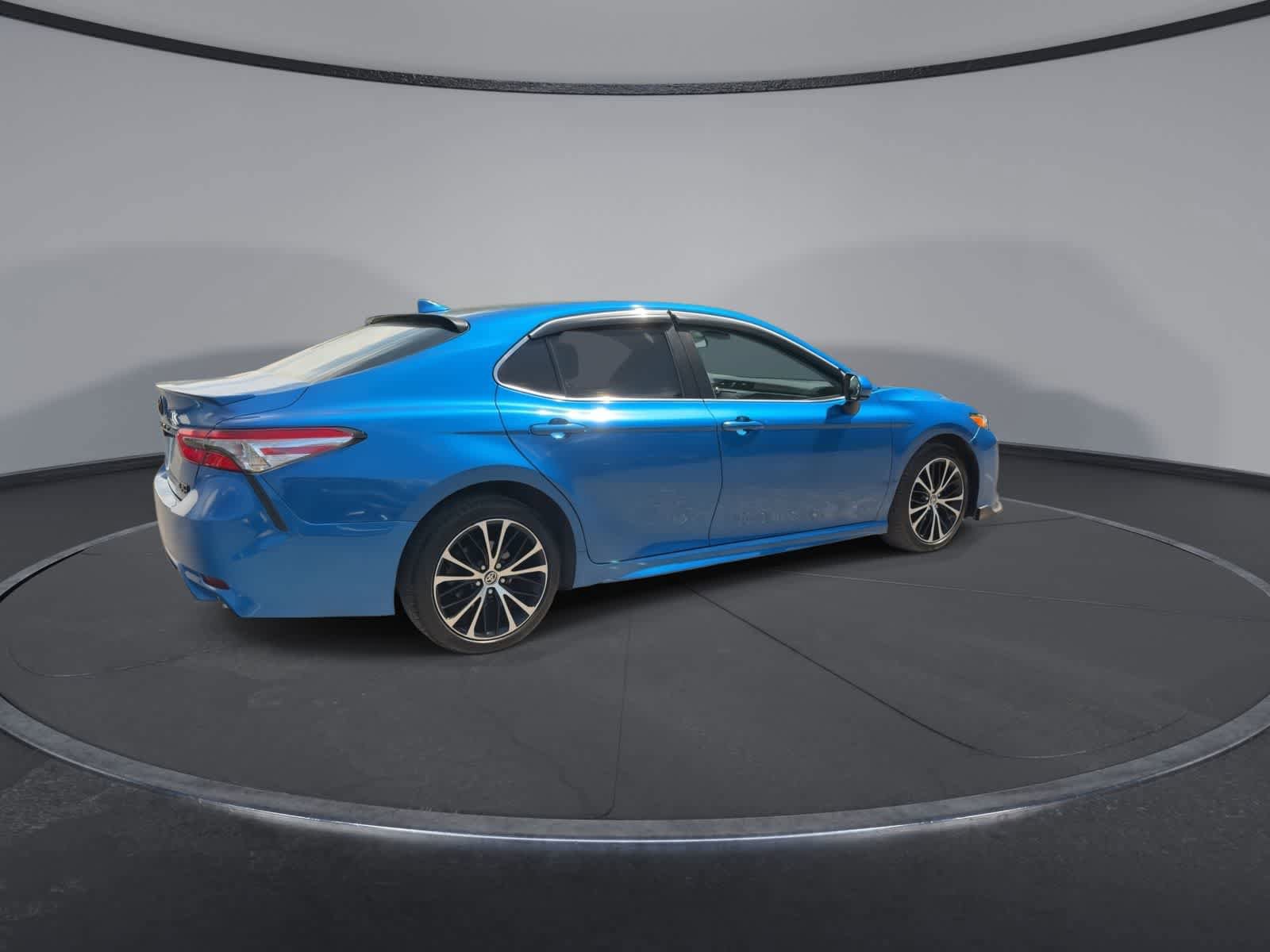 Used 2020 Toyota Camry SE FWD image 8