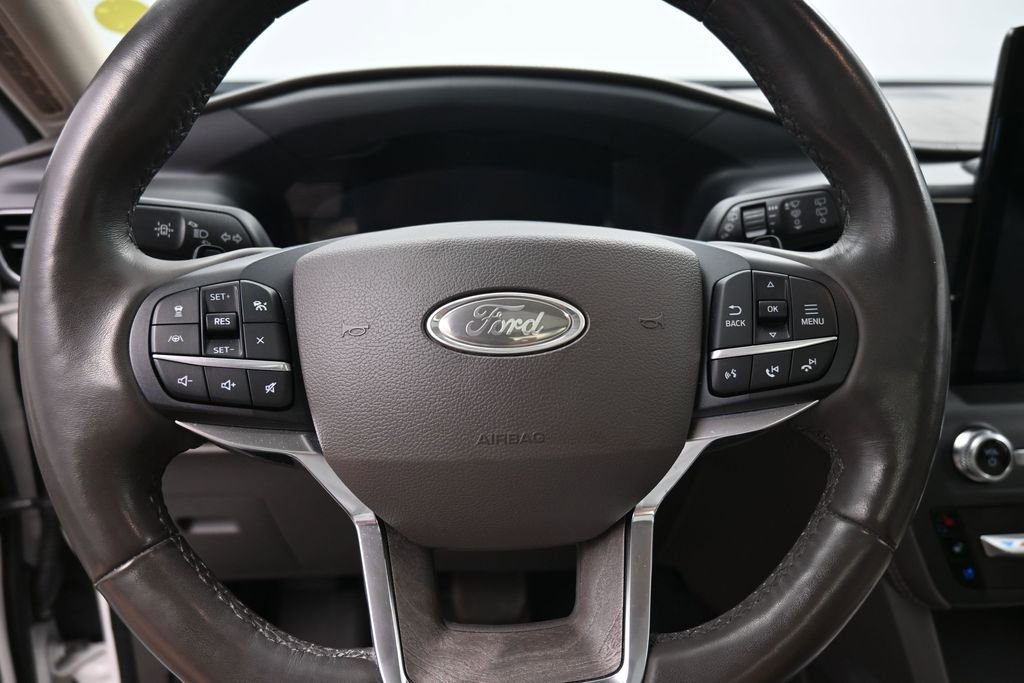 Used 2020 Ford Explorer Platinum w/ Premium Technology Package AWD/4WD image 19