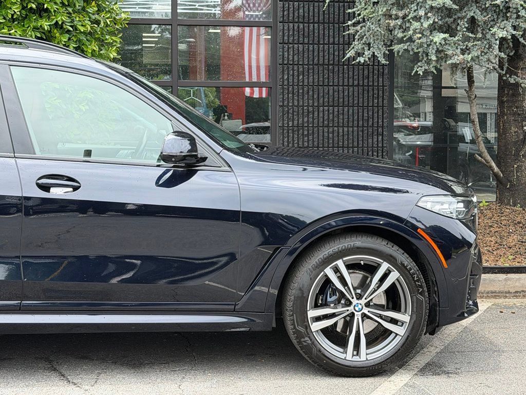Used 2021 BMW X7 xDrive40i w/ M Sport Package AWD/4WD image 21