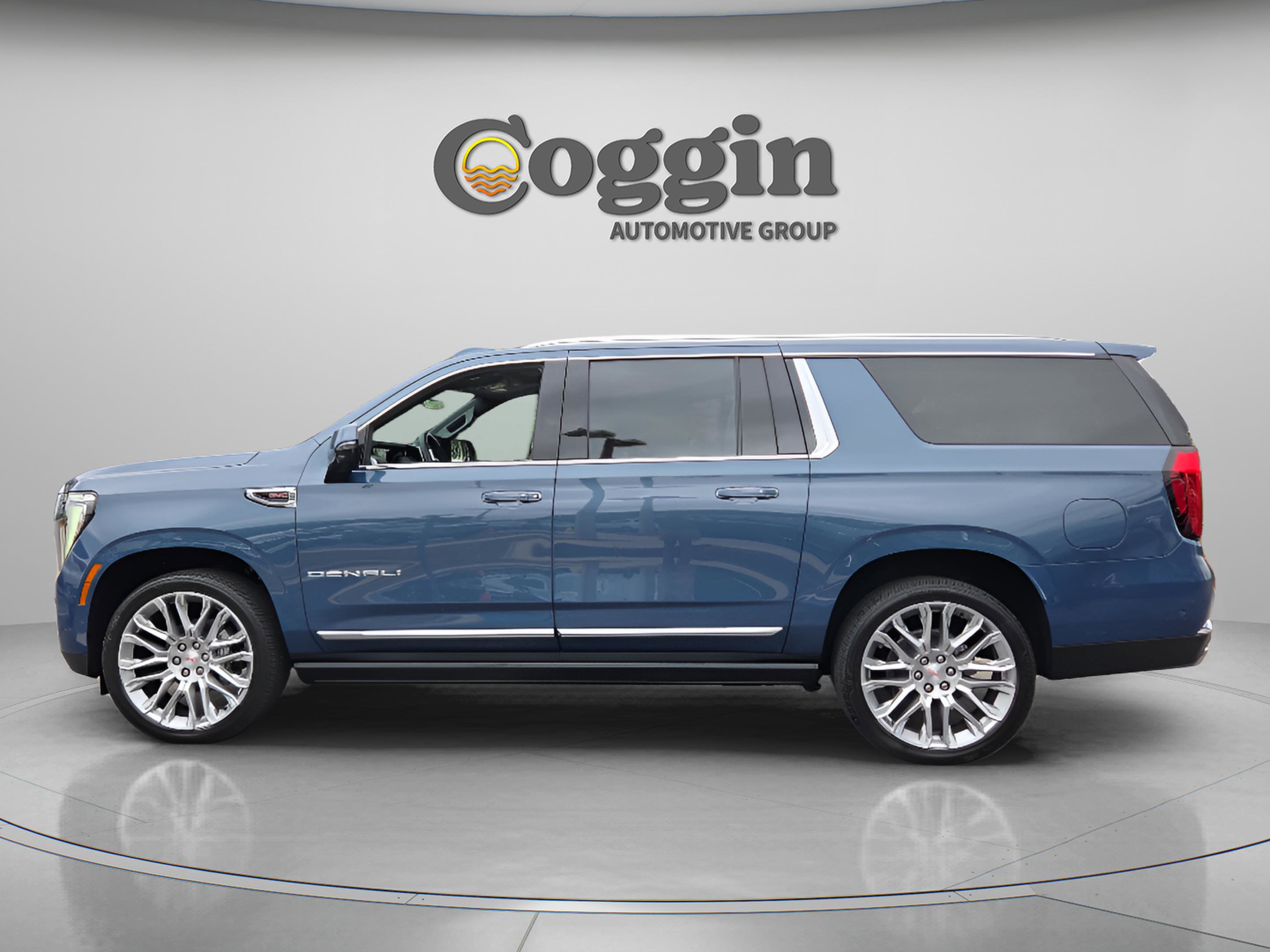 New 2026 GMC Yukon XL Denali w/ Denali Reserve Package AWD/4WD image 2