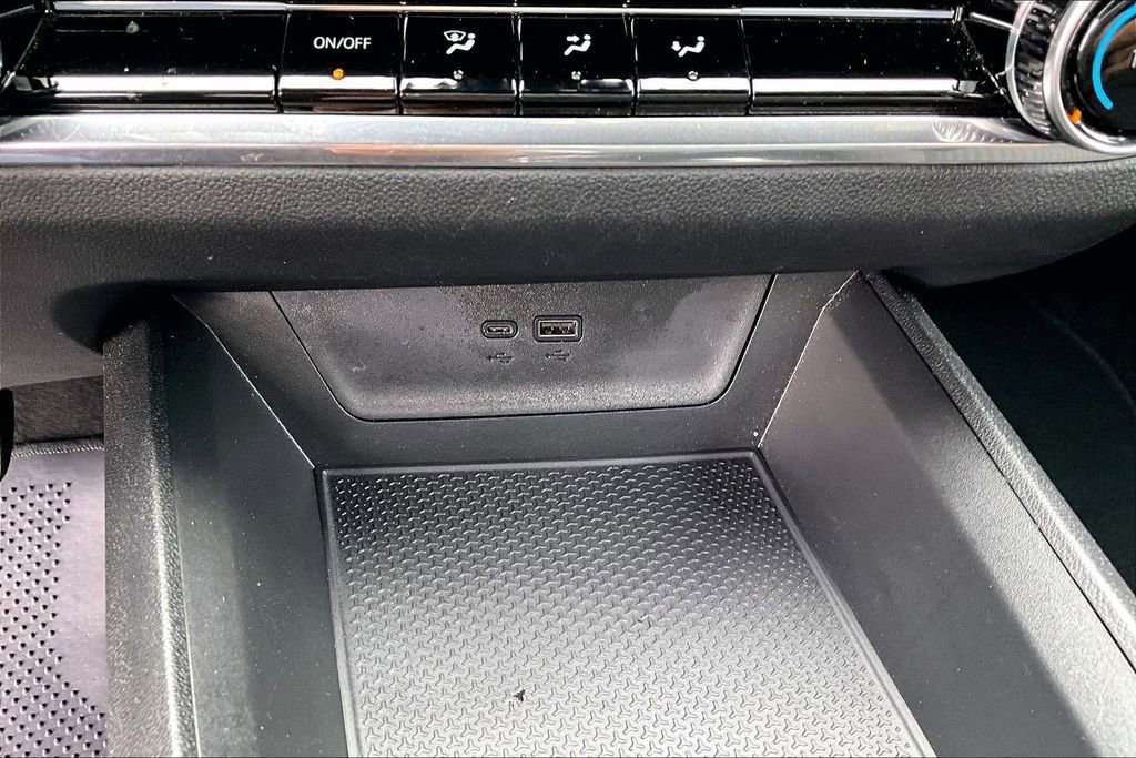 Used 2025 Chevrolet Equinox LT image 31