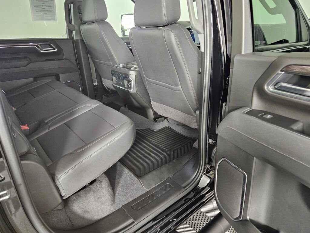 Used 2025 Chevrolet Silverado 3500 LTZ w/ LTZ Plus Package image 36