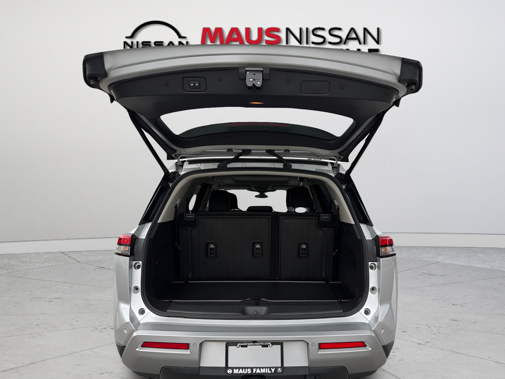 Certified 2024 Nissan Pathfinder Platinum w/ Cargo Package AWD/4WD image 9