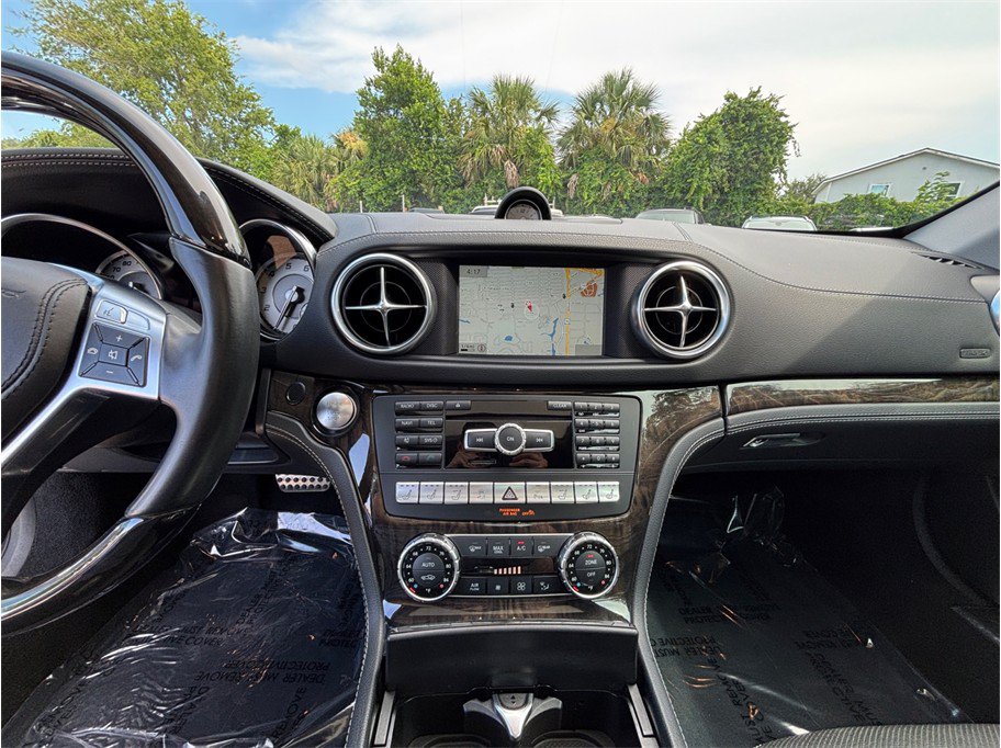 Used 2015 Mercedes-Benz SL 550 image 11