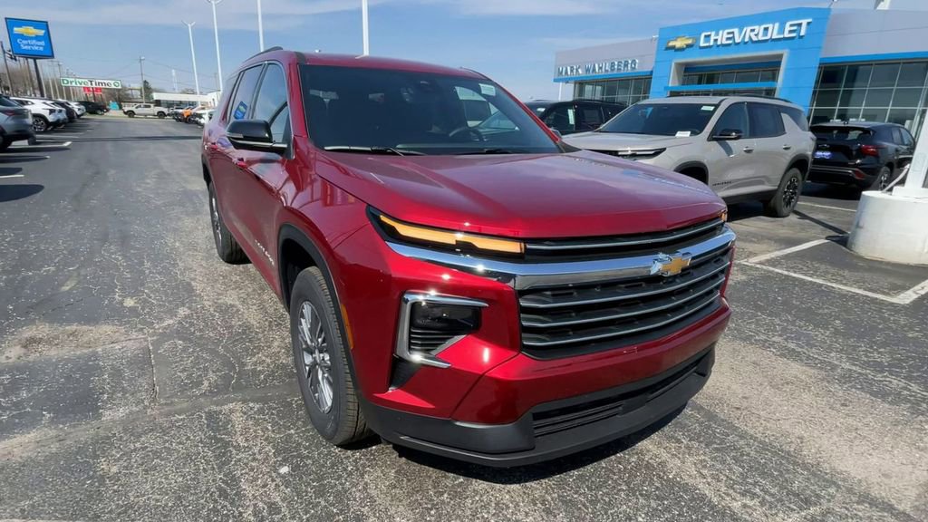New 2026 Chevrolet Traverse LT w/ Driver Confidence Package AWD/4WD image 4