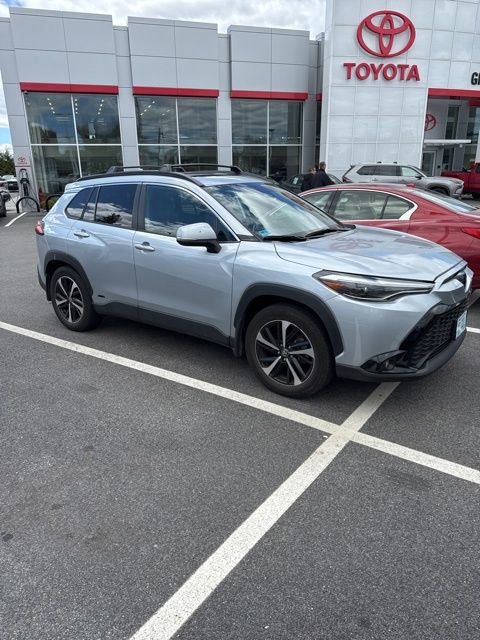 Used 2024 Toyota Corolla Cross AWD Hybrid w/ Convenience Package image 2