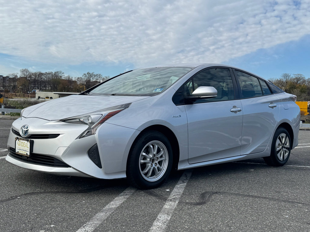 Used 2016 Toyota Prius image 3