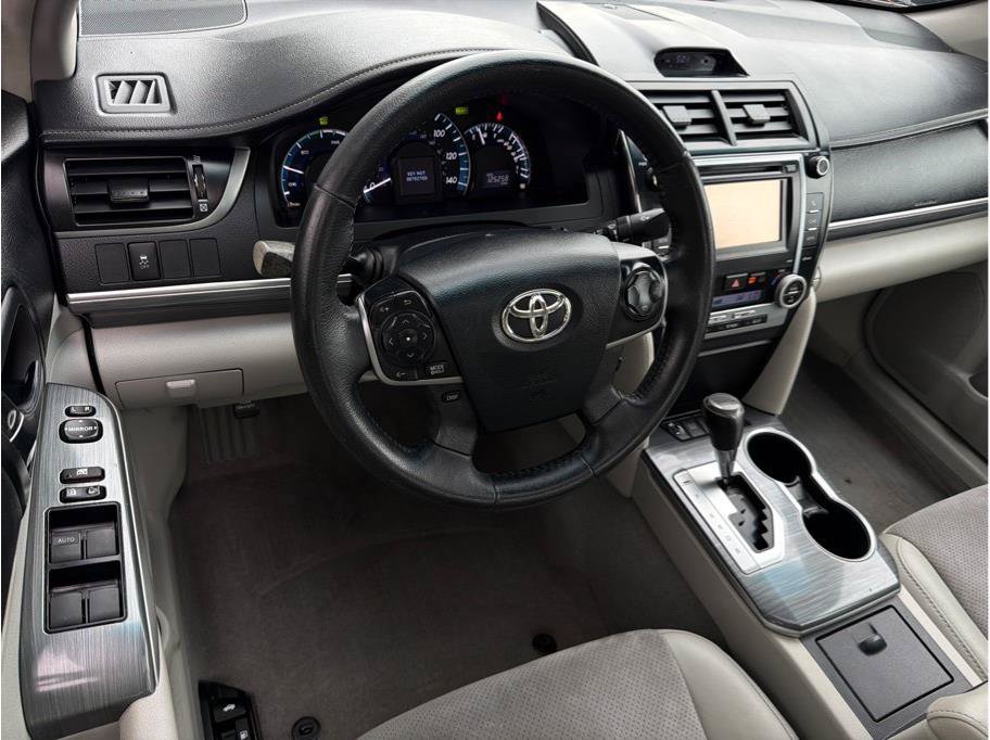 Used 2012 Toyota Camry XLE w/ Leather Pkg FWD image 2