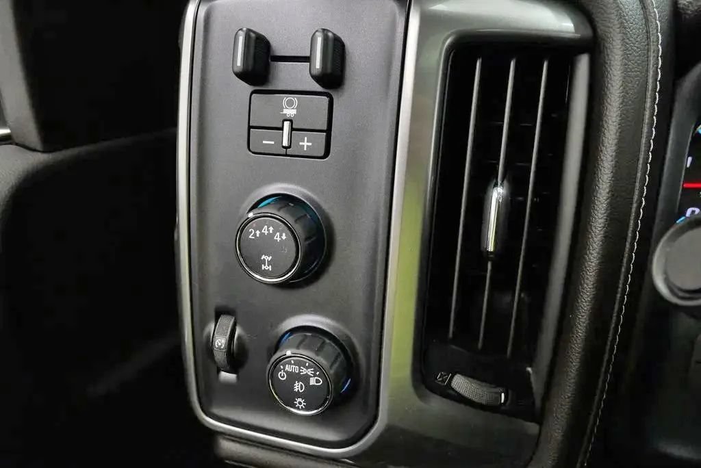 Used 2019 Chevrolet Silverado 2500 LTZ w/ Duramax Plus Package AWD/4WD image 27