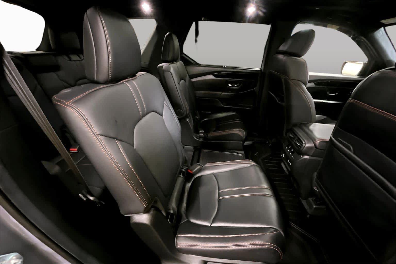 Used 2025 Honda Pilot TrailSport image 19