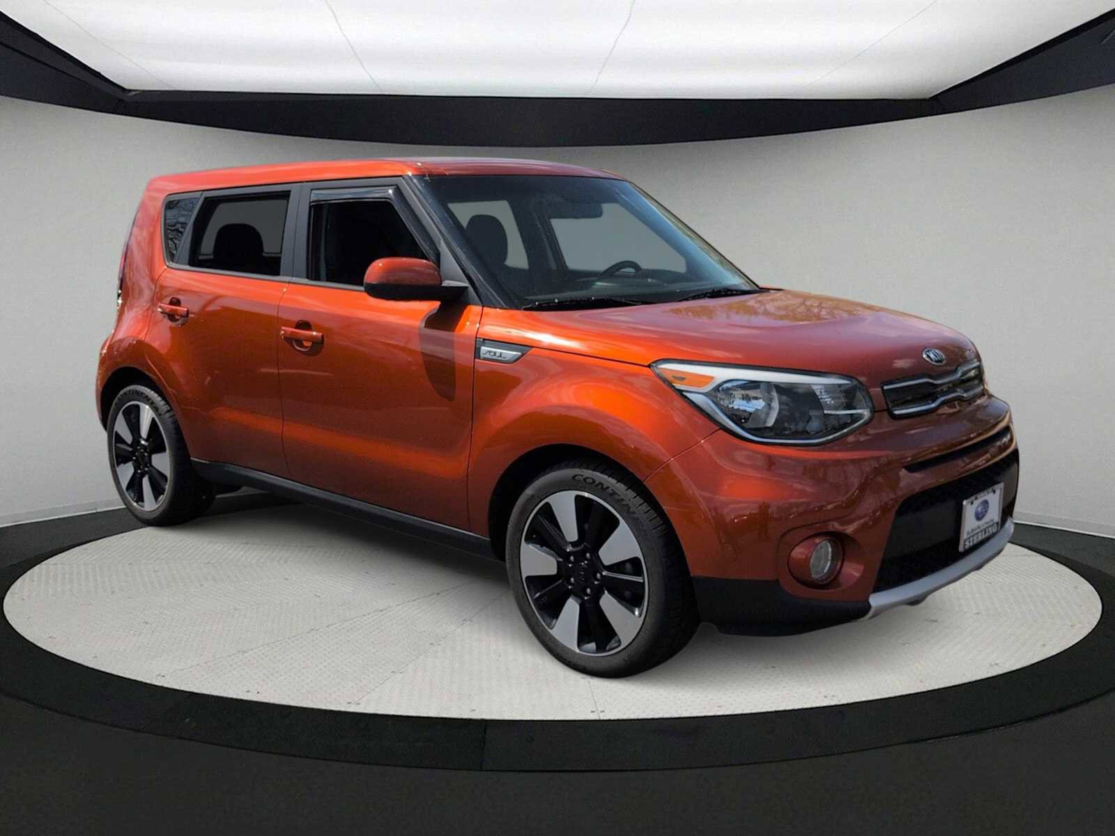 Used 2018 Kia Soul + image 2