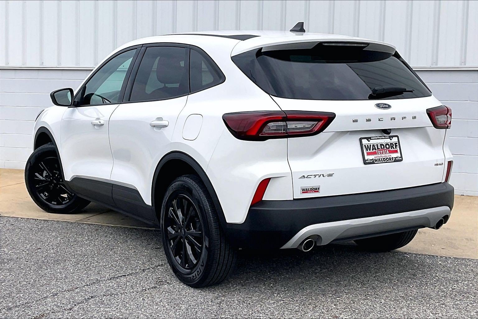 Used 2025 Ford Escape Active AWD/4WD image 15