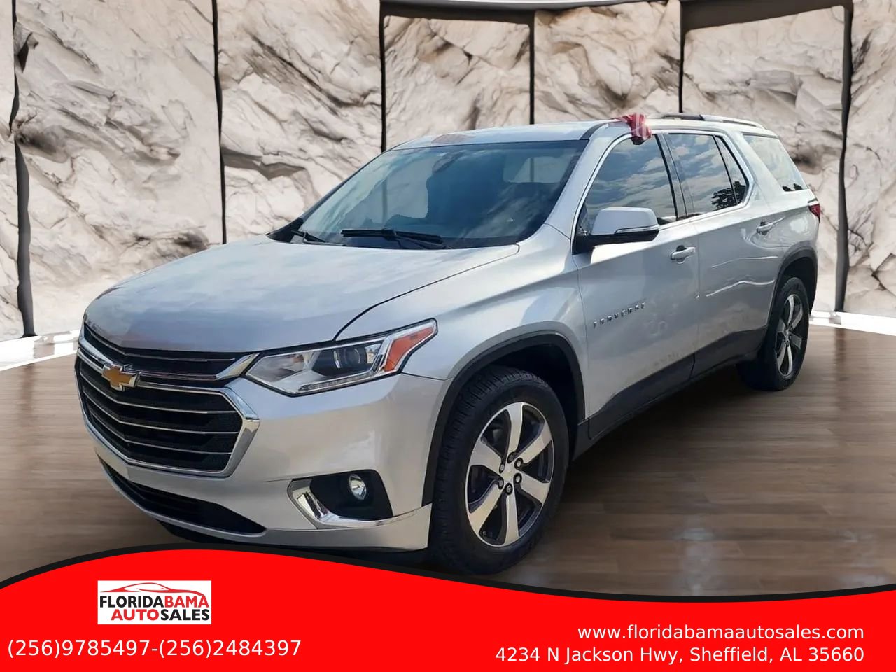 Used 2018 Chevrolet Traverse LT FWD image 3