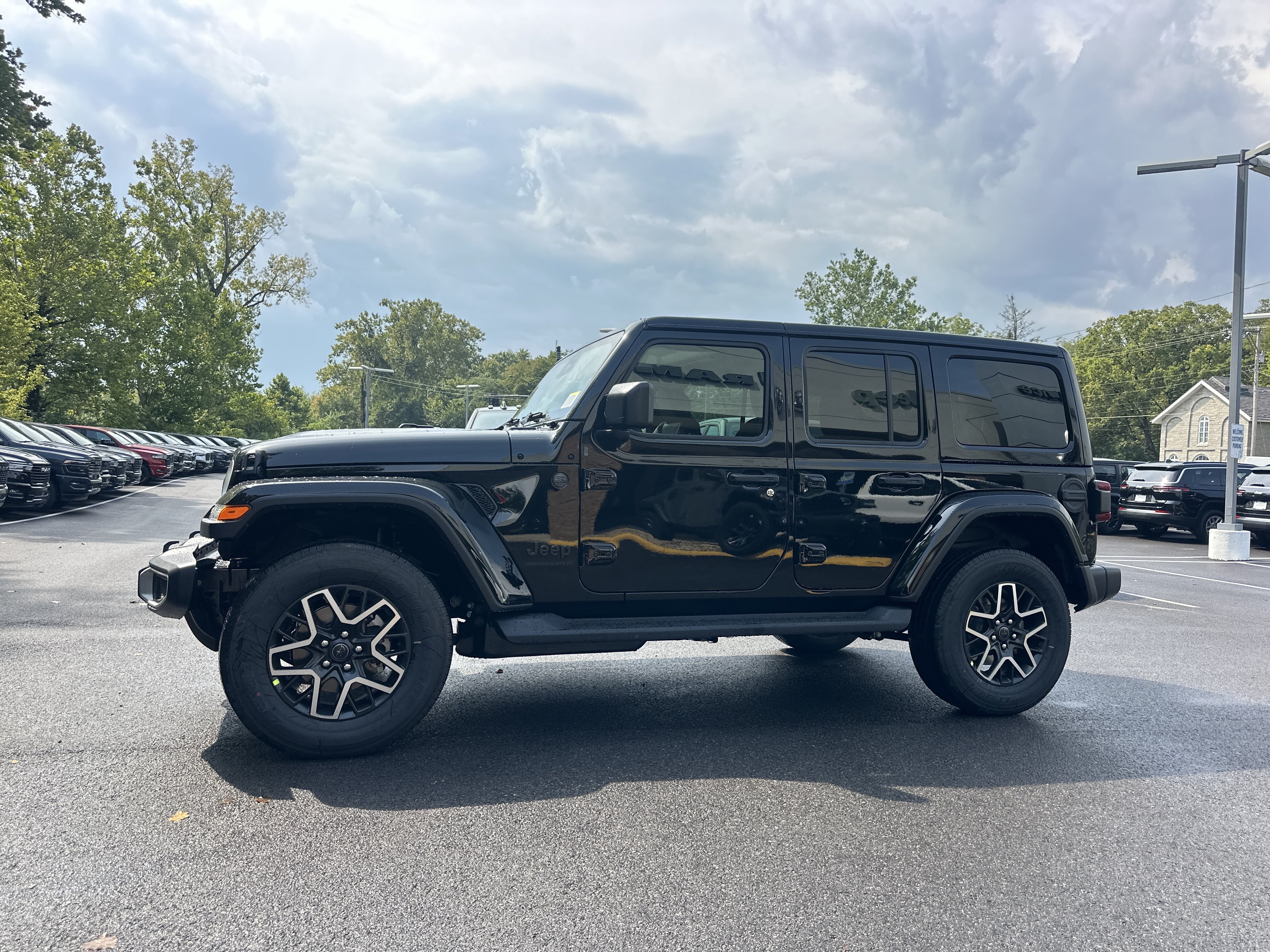 New 2027 Jeep Wrangler Unlimited Sahara AWD/4WD image 23