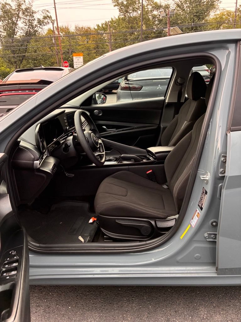 Used 2022 Hyundai Elantra SEL FWD image 22